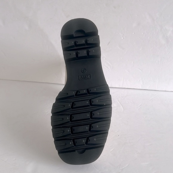 Women Lug Sole Platform Ankle Boot Combat Comfortable Chelsea Booties Size 8 NIB - Picture 7 of 8